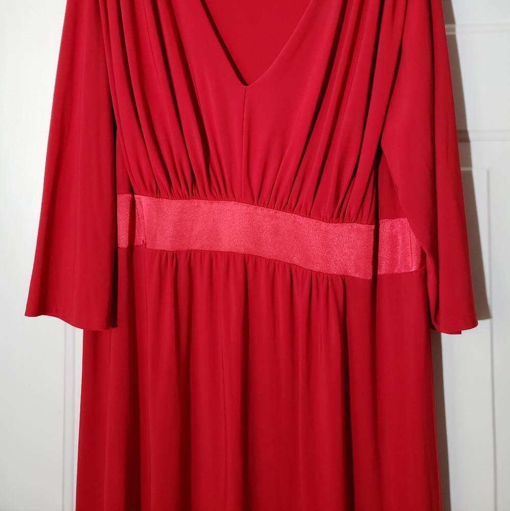 Dress - Picture 2 of 3
